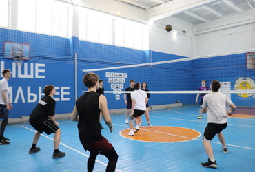 В преддверии Дня студента в реутовском колледже «Энергия» прошëл турнир по волейболу