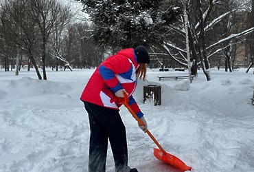 Реутов встретил снегопад во всеоружии: службы и волонтеры работают сообща