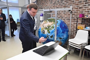 ВРИП главы Реутова Алексей Ковязин пообщался с воспитанниками «Изобретариума» в преддверии Дня российской науки