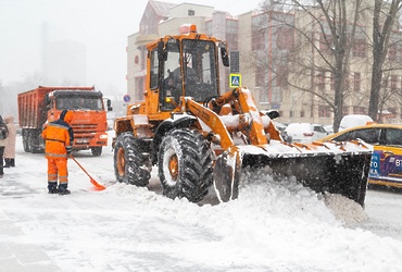 Коммунальные службы Реутова устраняют последствия мощного снегопада