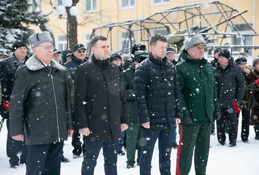 Делегация Реутова почтила память павших воинов дивизии Дзержинского