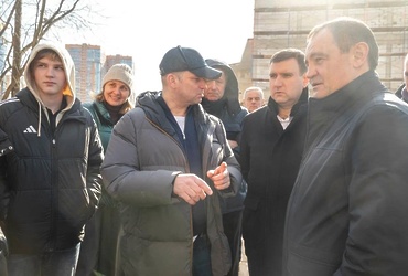 Председатель Мособлдумы Игорь Брынцалов проверил ход работ по строительству реутовской Академии вратарского мастерства