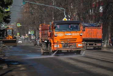 Коммунальные службы Реутова приводят город в надлежащий вид после зимы