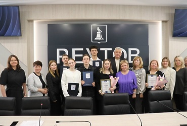 Депутат Мособлдумы поздравил юных реутовчан – призёров областного этапа ВсОШ