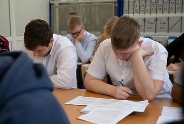 Реутовские школьники смогут получить выплату за сдачу двух предметов на 100 баллов на ЕГЭ