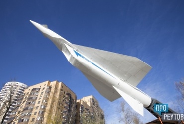 Готовится к установке второй монумент крылатой ракете «Метеорит»