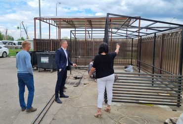 Осмотр хода работ по реконструкции контейнерной площадки по адресу: Юбилейный пр‑т, д. 78