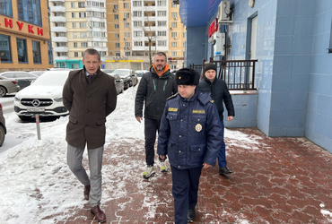 В г.о. Реутов проверили содержание придомовых территорий и качество уборки дворов