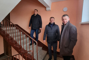 Контроль сдачи ремонта подъездов по адресу: Юбилейный проспект, 12.