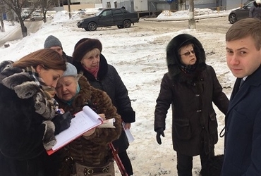 Администрацией города были проведены встречи с жителями по вопросам согласования мероприятий комплексного благоустройства по каждой дворовой территории на 2017 год