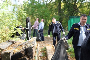По инициативе Общественного Совета Госадмтехнадзора территорию усадьбы Лапино‑Спасское привели в порядок
