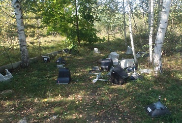 Компьютеры на лужайке