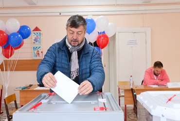 Председатель Еврейской национальной культурной автономии Реутова Виталий Широченко отдал свой голос на выборах
