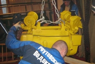 Оперативно без отключения  жилого фонда и организаций города от холодного водоснабжения  бригадой АВР  были устранены  аварии на водопроводных сетях.