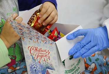 Подарок на новый год: как правильно выбрать сладости, чтобы не навредить своему ребенку