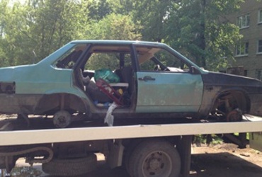 Эвакуация автомобилей  по адресу: ул. Гагрина, 17а и по ул. Октября, 10 возле ТЦ «Экватор»