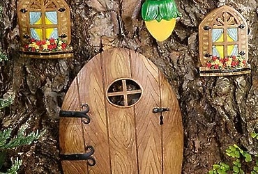 Каждую субботу апреля — проект «Маленькая дверка»