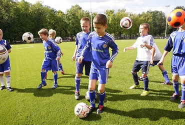 Каждую пятницу апреля — Футбол для детей