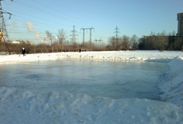 МУП «Озеленение и благоустройство» приступил к заливке катков