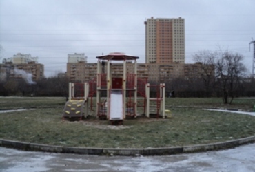 Установлена новая детская площадка за ДК «МИР» по ул. Советской