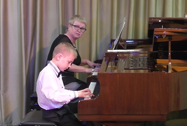 Общешкольный концерт к Международному женскому дню