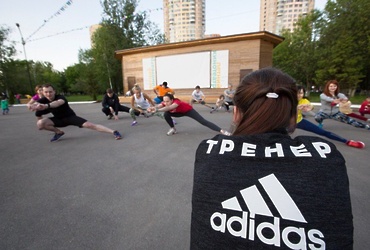 Каждую среду и субботу августа — «Adidas RunClub»