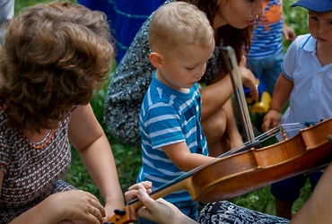 Музыкальное утро под открытым небом с дуэтом «Velvia»