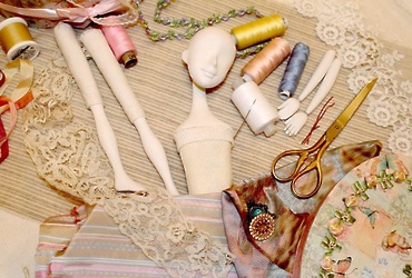 13, 20, 27 мая — «Будуарная кукла»