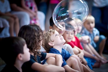 «В стране гигантских мыльных пузырей»