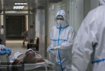 Врачи назвали два способа остановить массовое распространение COVID‑19