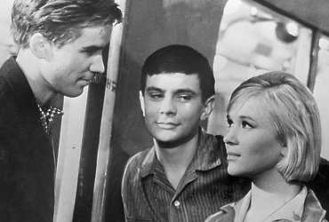 Показ кинофильма «Я шагаю по Москве»