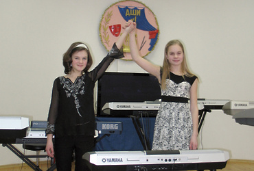 Поздравляем учениц Реутовской ДМШ №2 Востокову Надежду и Галахову Александру