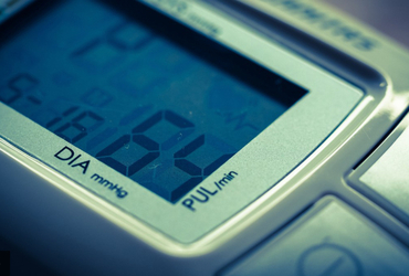 Депутаты предложили устанавливать дефибриляторы в школах