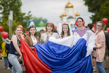 Яркими флэшмобами и фестивалем силового экстрима отпраздновали День России в Реутове