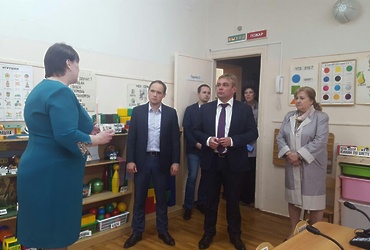 Депутат Госдумы Максим Сураев пообещал помочь с покупкой пособий коррекционному детсаду Реутова