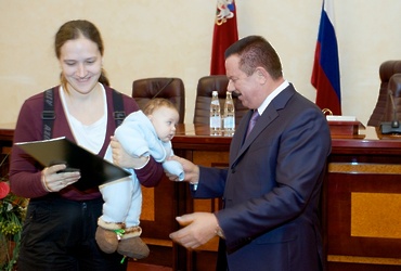 Многодетные семьи Реутова получили земельные участки