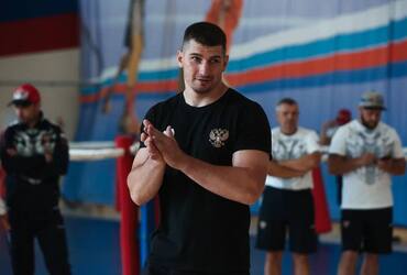 Знаменитый боксер из Реутова сразится с американским бойцом в пятницу 13‑ого