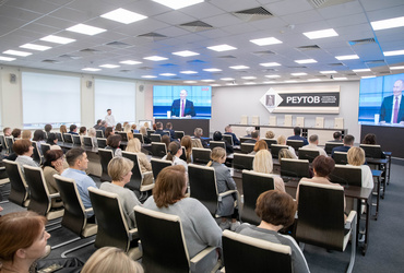 В Реутове организовали коллективный просмотр прямой линии президента России