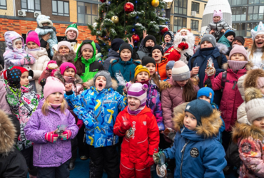 В Реутове в новом ЖК «Самоцветы мира» состоялся новогодний праздник для жителей.