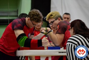 Команда Реутова по армрестлингу привезла 10 медалей с соревнований