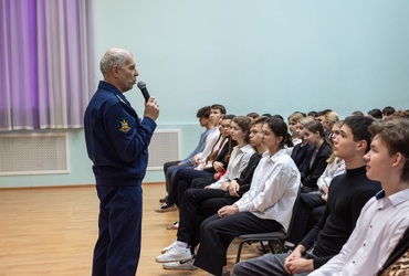 Представители фонда «Защитники Отечества» провели для лицеистов Реутова уроки мужества