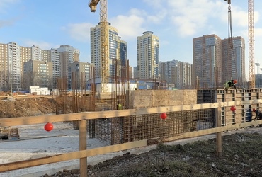 В реконструкции стадиона «Старт» в Реутове задействованы более 40 рабочих