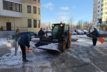 В Реутове с последствиями снегопада боролись 250 человек и 37 единиц техники