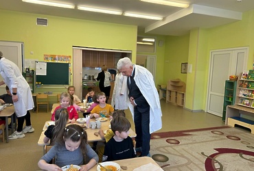 Родители проверили качество питания в детских садах Реутова