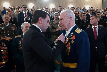 В Реутове в День защитника Отечества наградили ветеранов и медиков