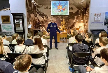 В Реутове для шестиклассников гимназии провели Урок мужества ко Дню защитника Отечества