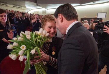 На торжественном собрании в Реутове с наступающим праздником поздравили тысячу женщин