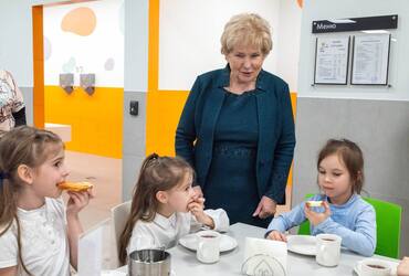 Депутат Мособлддумы Лидия Антонова посетила новую школу Реутова