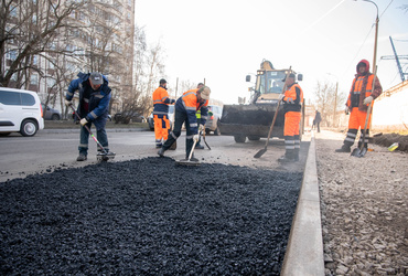 Реутов первым в Подмосковье начал укладку асфальта в этом сезоне