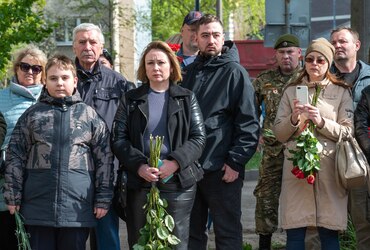 В Реутове открыли памятную доску участнику СВО